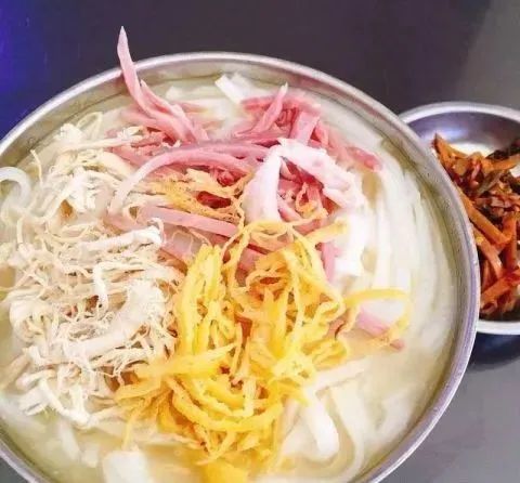 鸡火丝饵块薄片儿火麻子稀饭太多太多川滇风味交融的会理美食一时说不