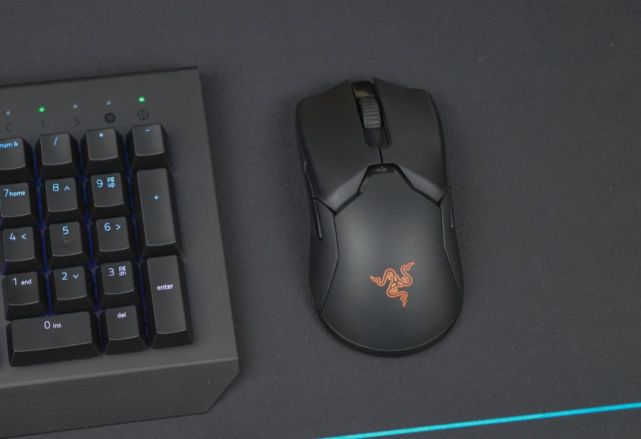 丝滑顺畅,淋漓体验:雷蛇(razer)毒蝰终极版开箱