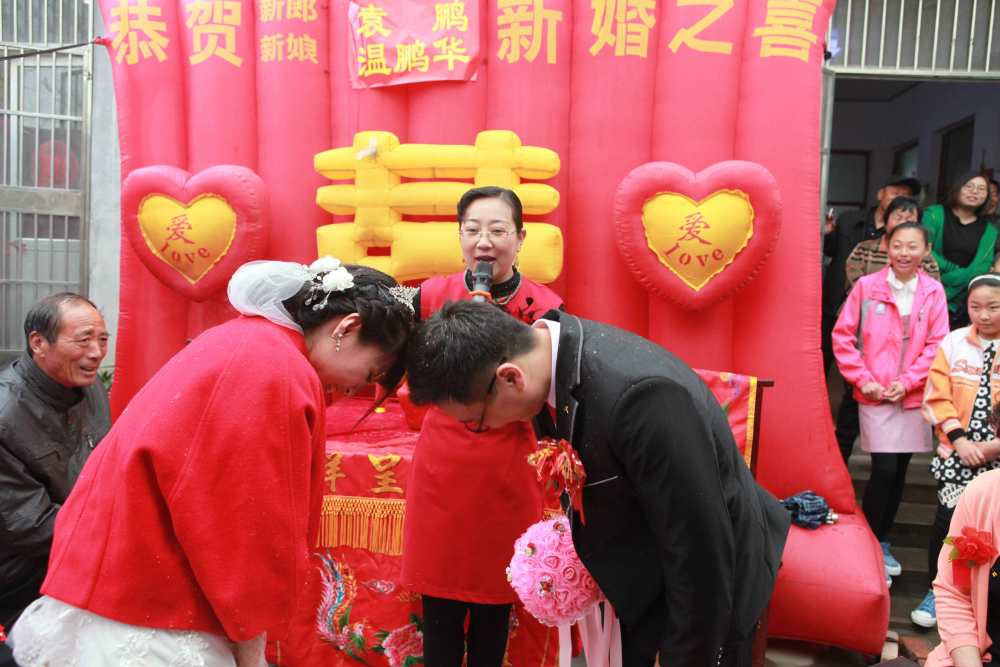农村娶媳妇要多少钱?一张结婚清单,让人泪目,网友:怕了怕了