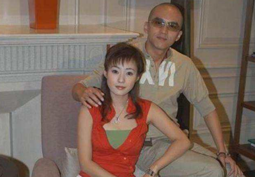 闪婚又闪离的郝蕾,35岁嫁刘烨生双胞胎撞脸新男友,是