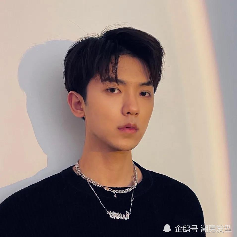 还在纠结新年换什么发型?试试这4款,剪完时髦又减龄!