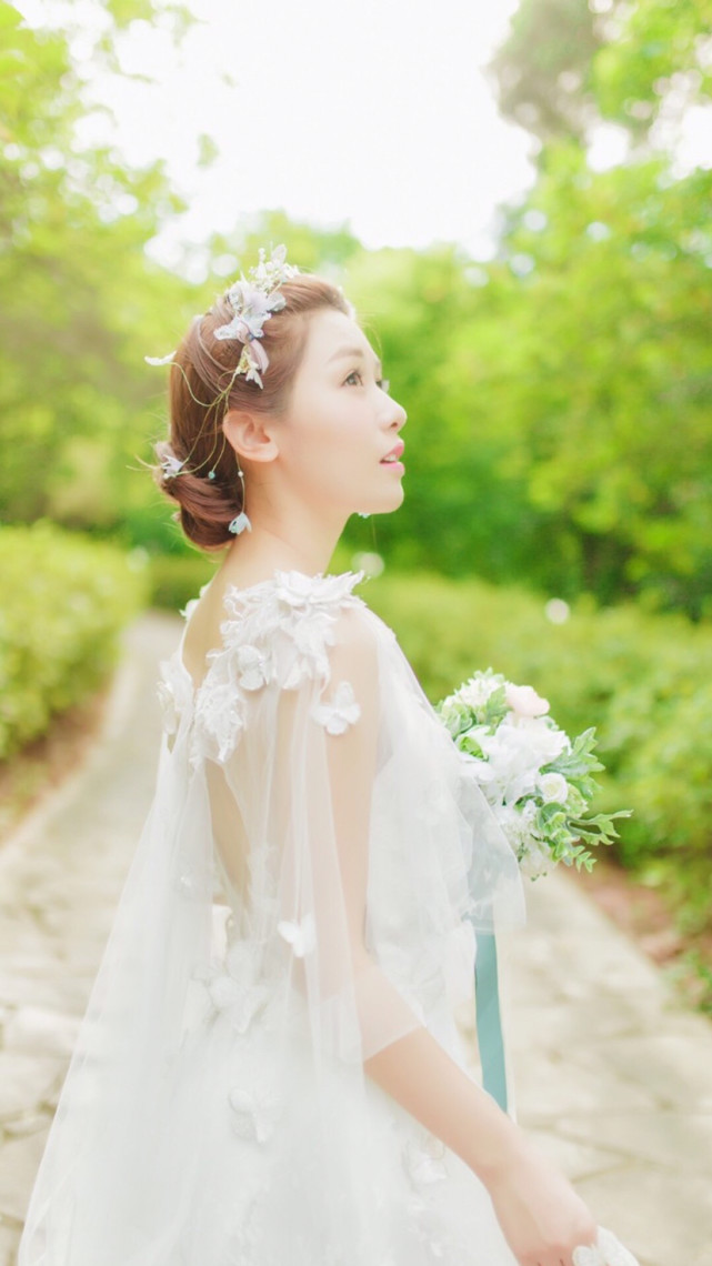 女生婚纱壁纸/未来的你一定会穿上最美的婚纱,牵手你最爱的人