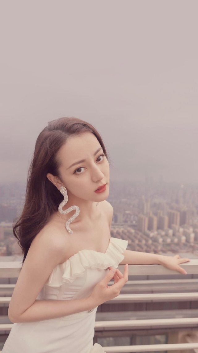 迪丽热巴壁纸:我喜欢温暖,而你恰好是阳光迪丽热巴