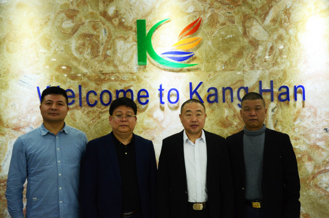 东莞市河南商会常务副会长,东莞市康涵塑胶颜料有限公司董事长刘全贵