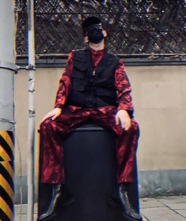 霸总林锡和苏以澈是同一个人扮的细节放大后粉丝都懵了就不能诚实点