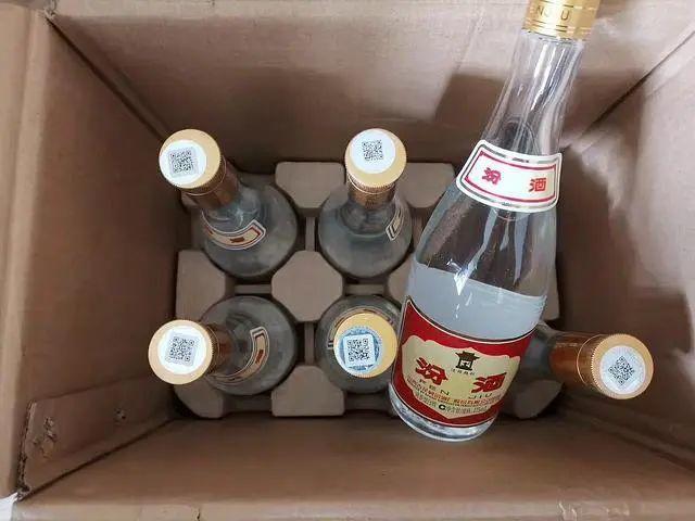 值得囤家中的5种低档白酒一箱100元左右但都是纯粮食好酒