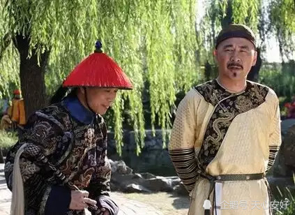 他一共有700多场戏,但台词不多,说的最多的话是"喳"和"奴才这就去办".