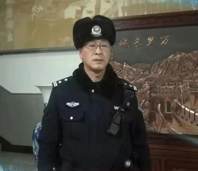 【喜报】鹤岗市公安局三名民警荣获第四届鹤岗市道德模范称号和提名奖