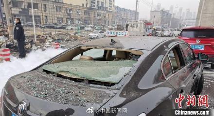 大连金普新区爆炸事故遇难者为一家三口_腾讯新闻