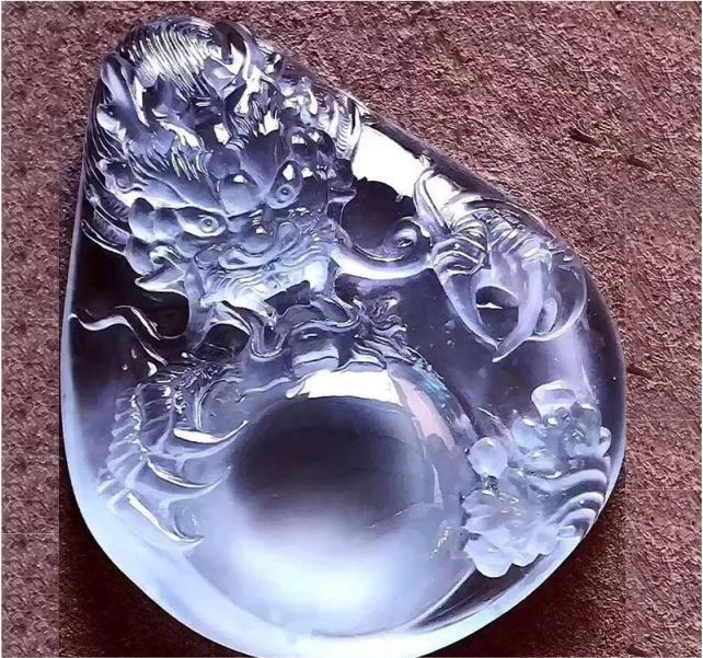 【哈轩翡翠】玉雕师喜欢雕刻的瑞兽之——翡翠麒麟