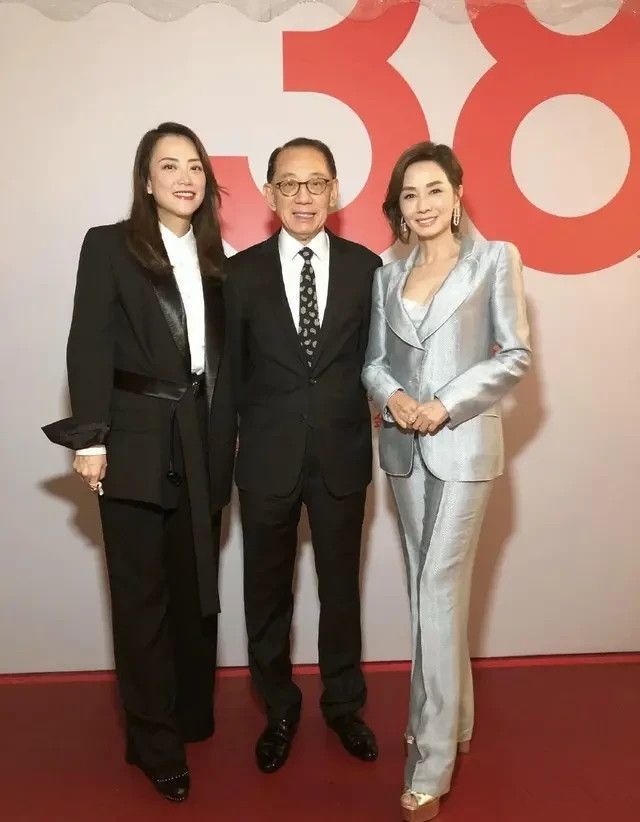 毛舜筠一点身材真是绝了,和61岁的年纪完全不挂钩啊!
