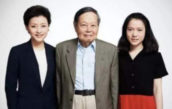 翁帆:为了杨先生身体,我十七年来都是早睡
