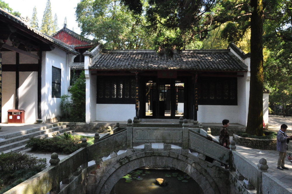 上饶市的经济总量_上饶市经济开发区医院(2)