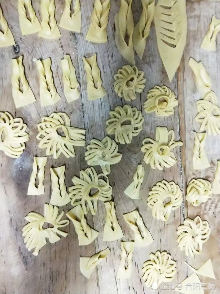 合阳地方美食;油炸麻叶