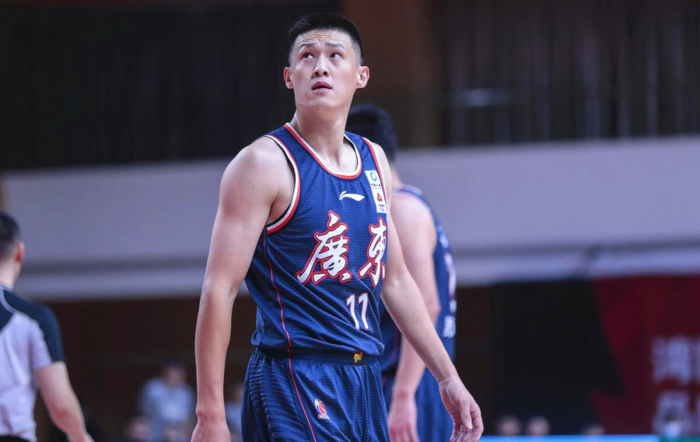 从辽宁青年到广东男篮,周鹏当年真的遭遇过被欺凌打骂