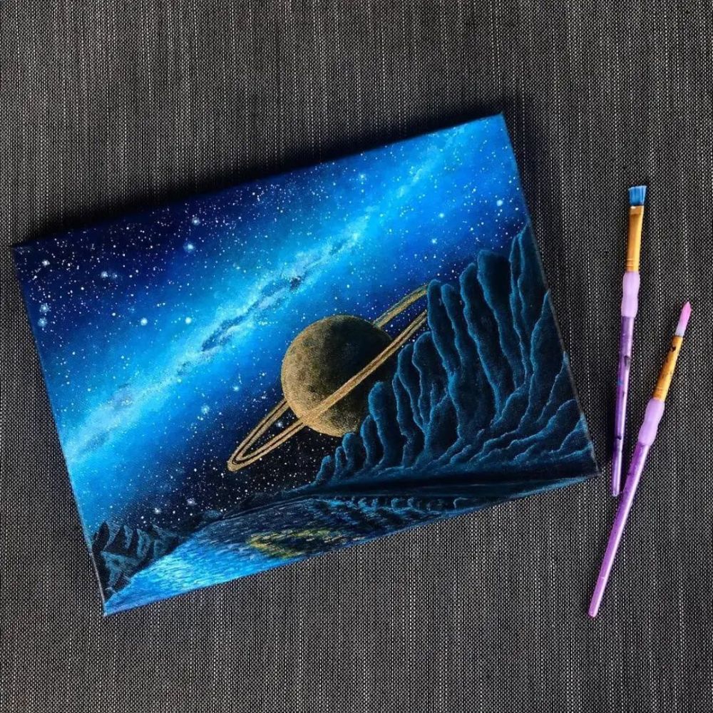 她的画和人一样美,用丙烯描绘的星空,让人神往