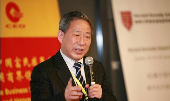 中国最大的隐形富豪,坐拥4万亿资产,给公司清洁工开上