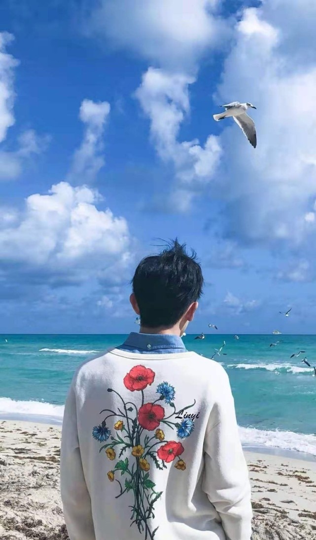 邓伦小可爱来咯
