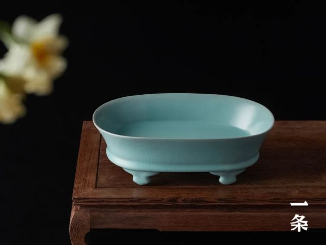 中国陶磁器汝窯角型鉢-