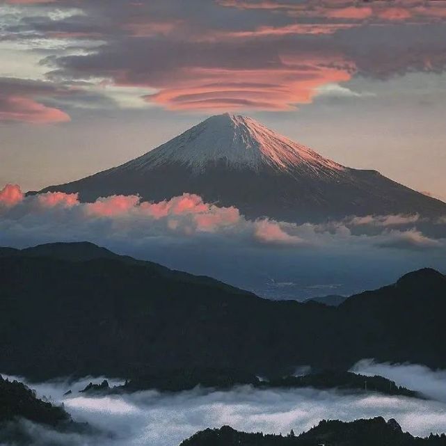 背景图|富士山下