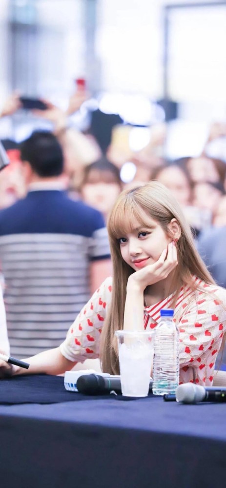 blackpink彩英图片,blackpink图片lisa 精选blackpink壁纸:彩英要solo出道啦期待哦