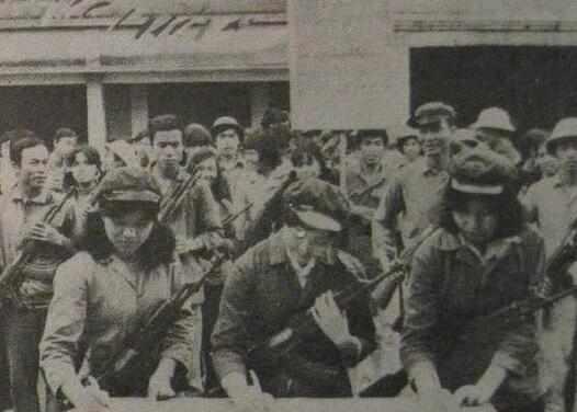 中越战争,4个越南女兵为何投降,中国火焰兵做出了这样