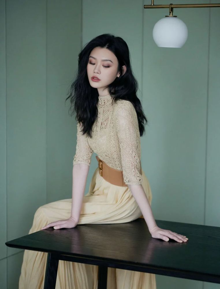 同样陪着我们一起看这支影片的还有著名影星刘嘉玲,国际超模奚梦瑶