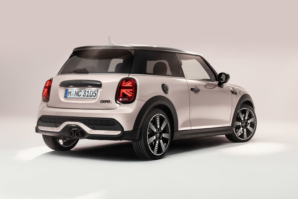 更犀利的外观,2022款宝马minicooper,新车解读