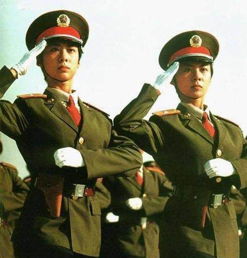 越南军队为何穿中国87式军装?还死活不换,是什么原因呢?