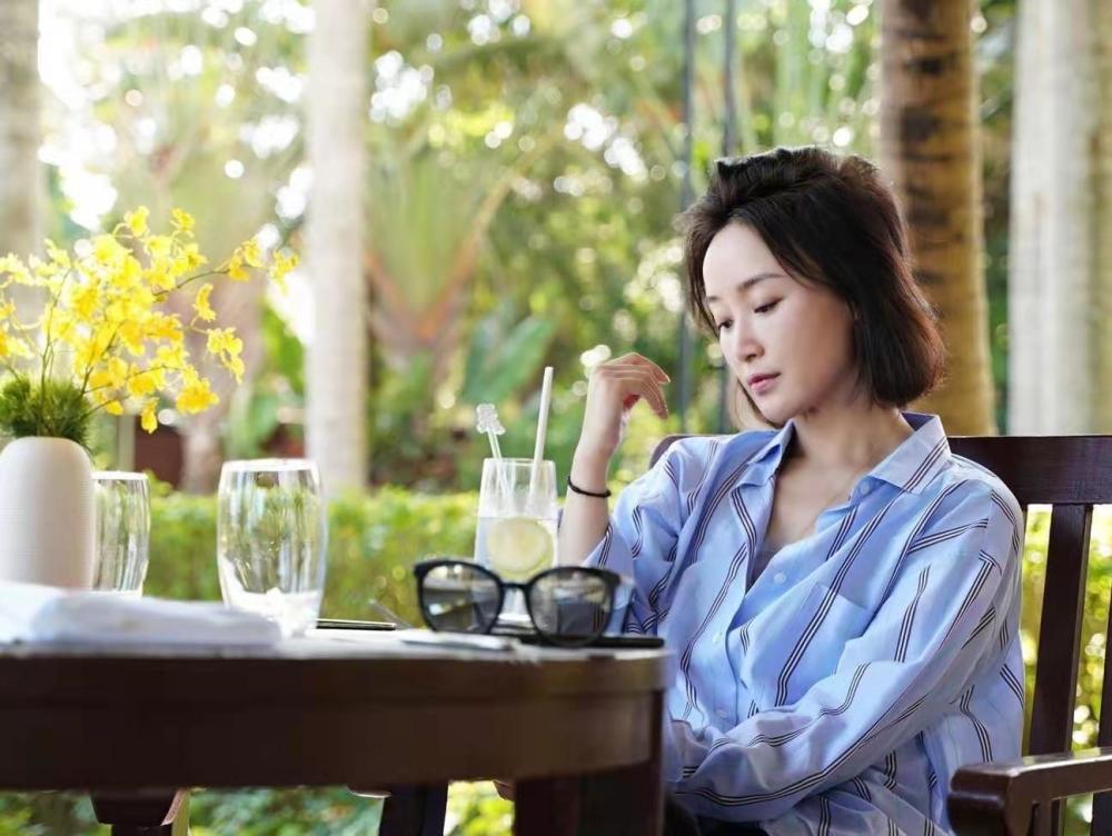 赵子琪结婚十年,育有两个小公主,和老公恩爱幸福,女儿乖巧懂事