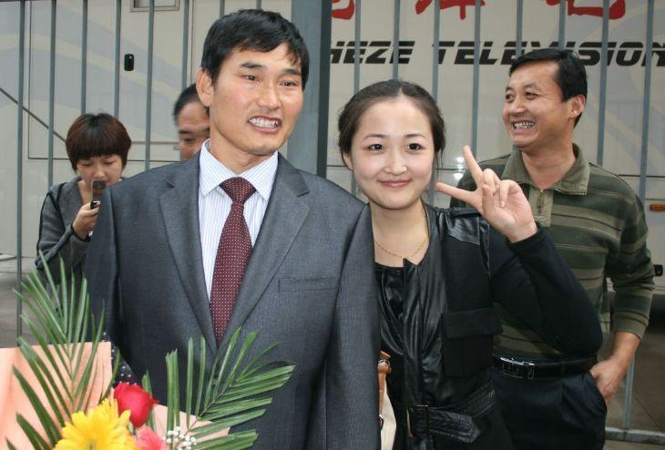 大衣哥当爷爷了!陈亚男对外宣传怀孕,大衣嫂怎么也高兴不起来?