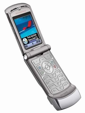 2004年:motorazr v3手机