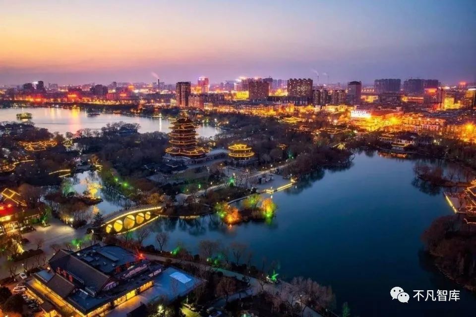 西安2021年gdp总量_西安城墙2021年灯展图(3)