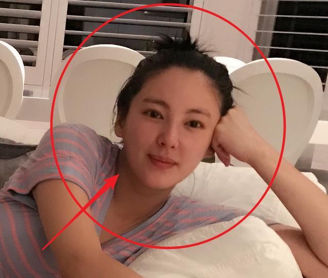 张雨绮孕期体重达120斤,杨天真发孕照,原来女星只胖肚子是真的