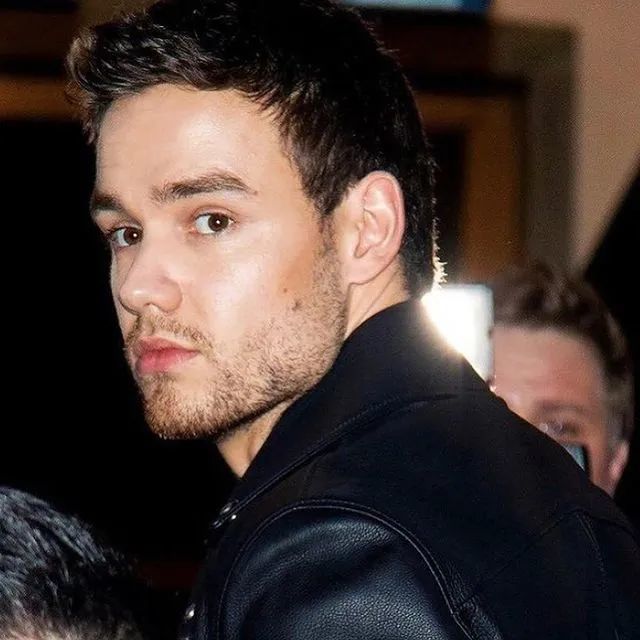 熊莉liam payne 续约时尚品牌代言!