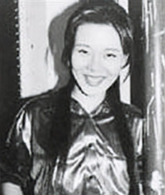 1999年,谢津洗完人生最后一澡,从23楼一跃而下年仅28岁