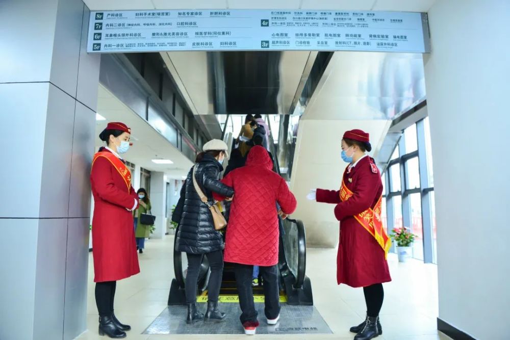 点赞!湖南省人民医院天心阁院区门诊自动扶梯正式启用