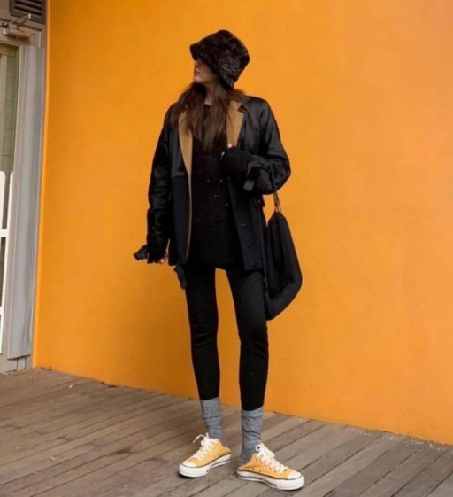 羽绒服鲨鱼裤羽绒服喇叭裤这两种穿搭太火了时髦又保暖