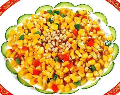 色香味俱全的松仁玉米到底怎么做的呢?食材常见,学了你也会做