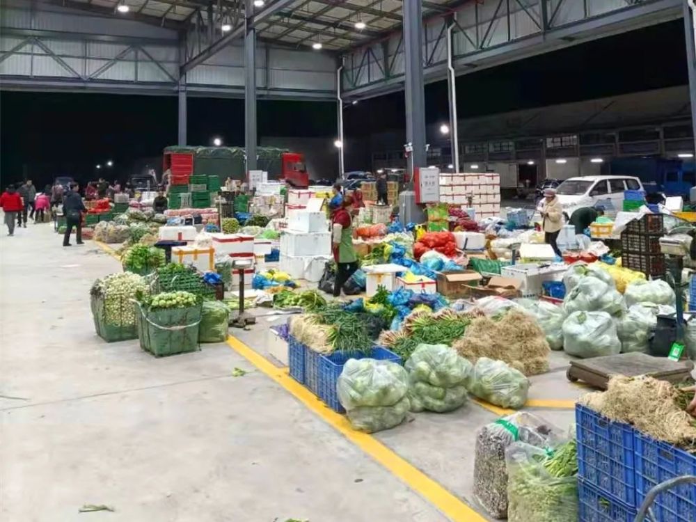 华南农产品交易中心二期蔬菜交易区启用:116户新经营户进驻
