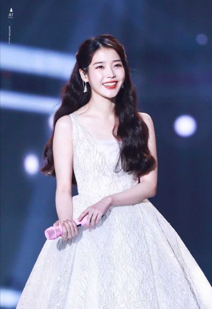 iu新歌《celebrity》横扫韩国音乐榜