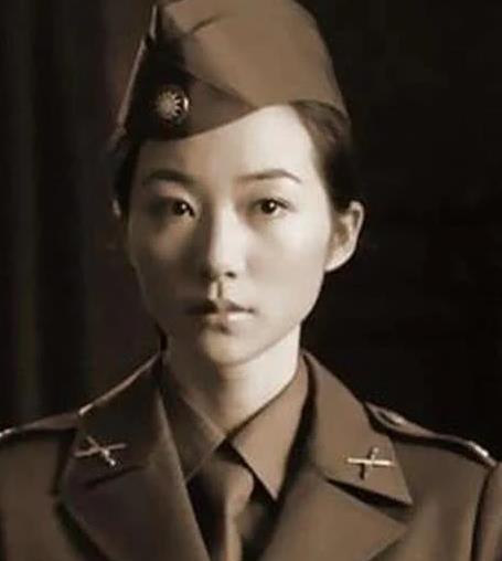 她是军统第一女将军,长相貌美,2006年才去世,孙女现今是名模