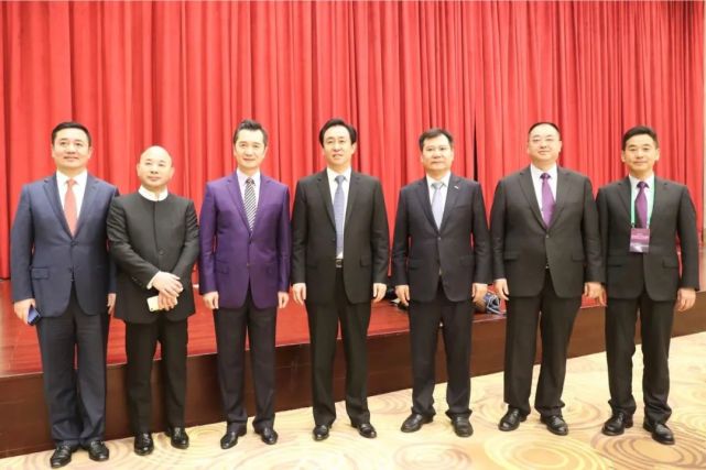 许家印交情过亿的"朋友圈",才不是充钱那么简单
