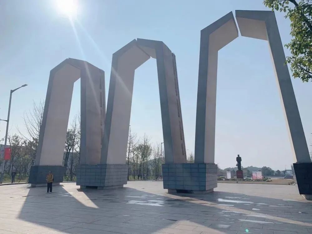 势什么什么火的成语_成语故事简笔画(3)