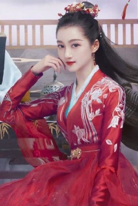 关晓彤新剧在cos"七仙女"?红衣飒,黄衣俏,看到紫衣剧组真壕_腾讯新闻