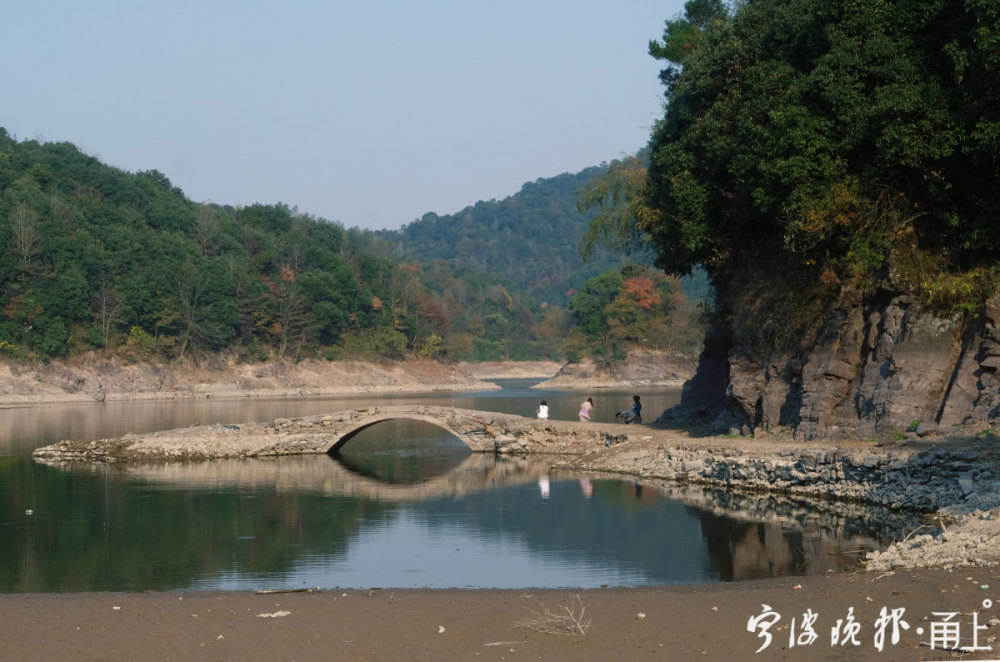 冬旱致宁波多座"水下桥"重见天日,网友:是在呼唤节约用水