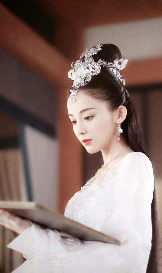 娜扎那清宫味十足的《风起霓裳》估计下场会和唐嫣