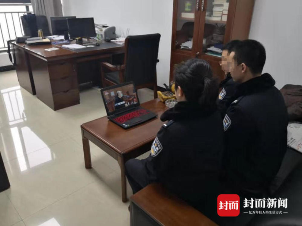 四川自贡开审特大跨省贩毒案央视同步直播庭审