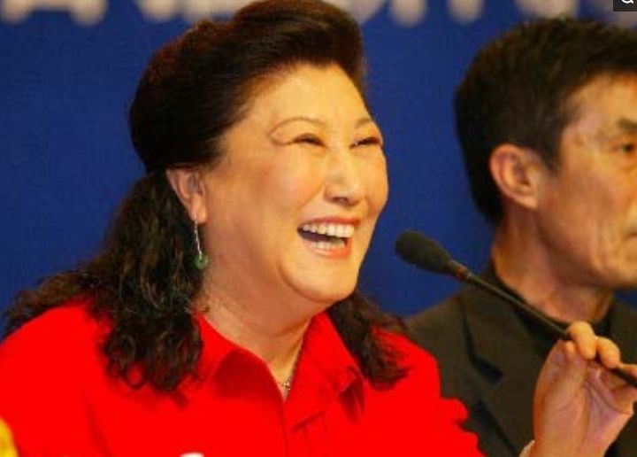 看完了赵丽蓉的墓地,再看高秀敏的墓地,网友:令人敬重