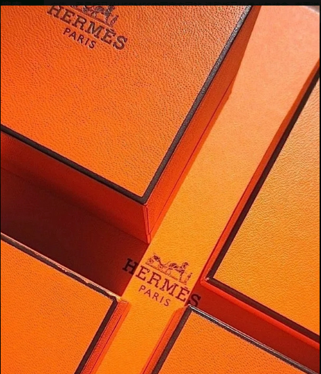 爱马仕,为何会以鲜艳的橙色做包装?成就了一种颜色"爱马仕橙"